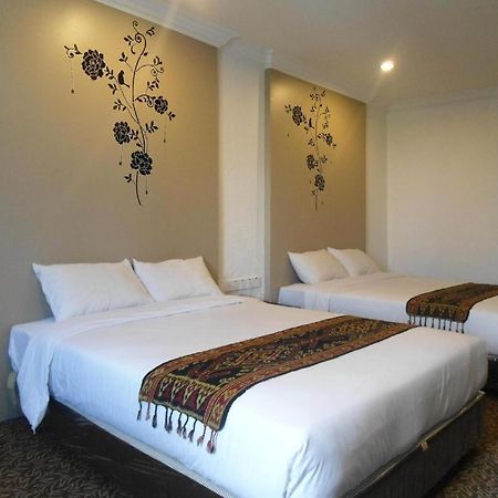 Regent Hotel Bintulu Extérieur photo