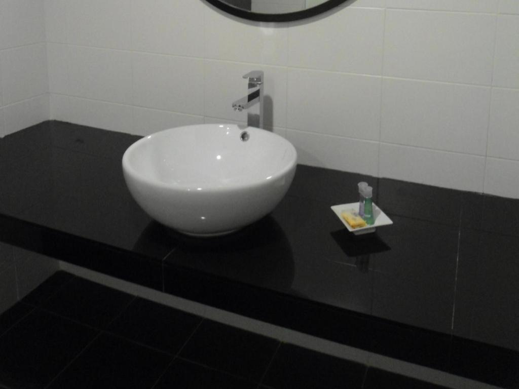 Regent Hotel Bintulu Extérieur photo