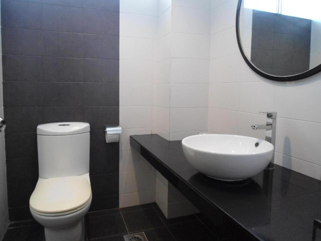 Regent Hotel Bintulu Extérieur photo