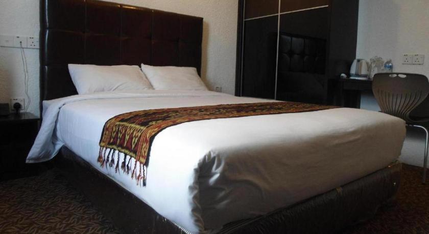 Regent Hotel Bintulu Extérieur photo