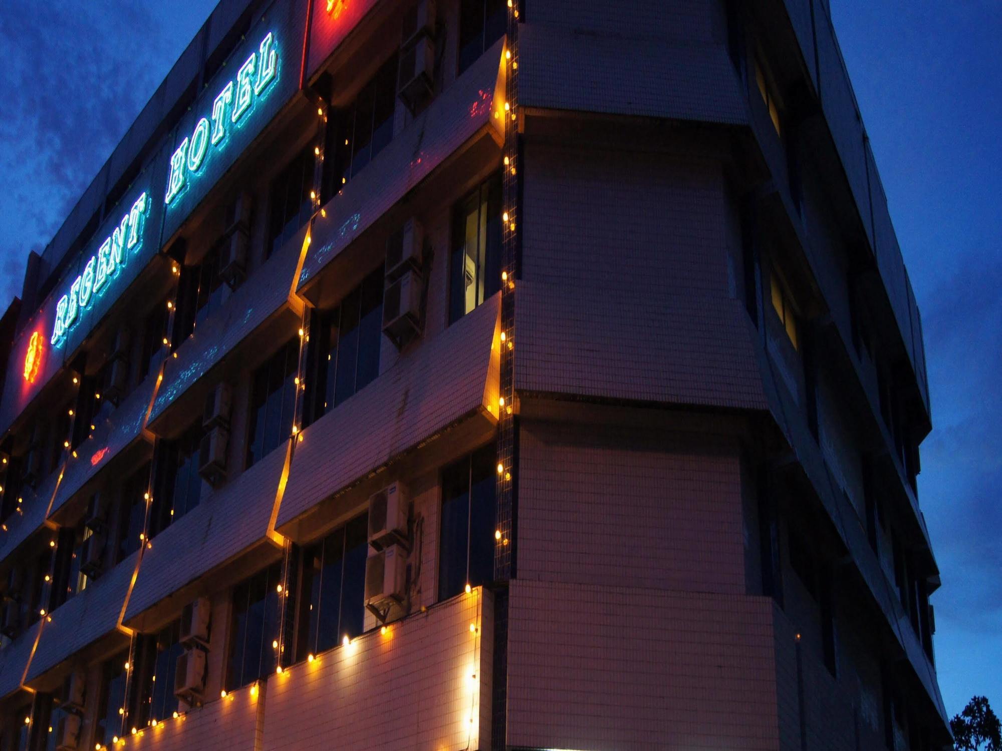 Regent Hotel Bintulu Extérieur photo